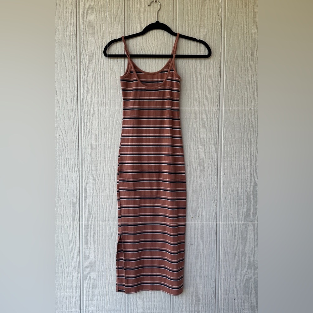 Striped Ribbed Midi Dress - Picture 5 of 11